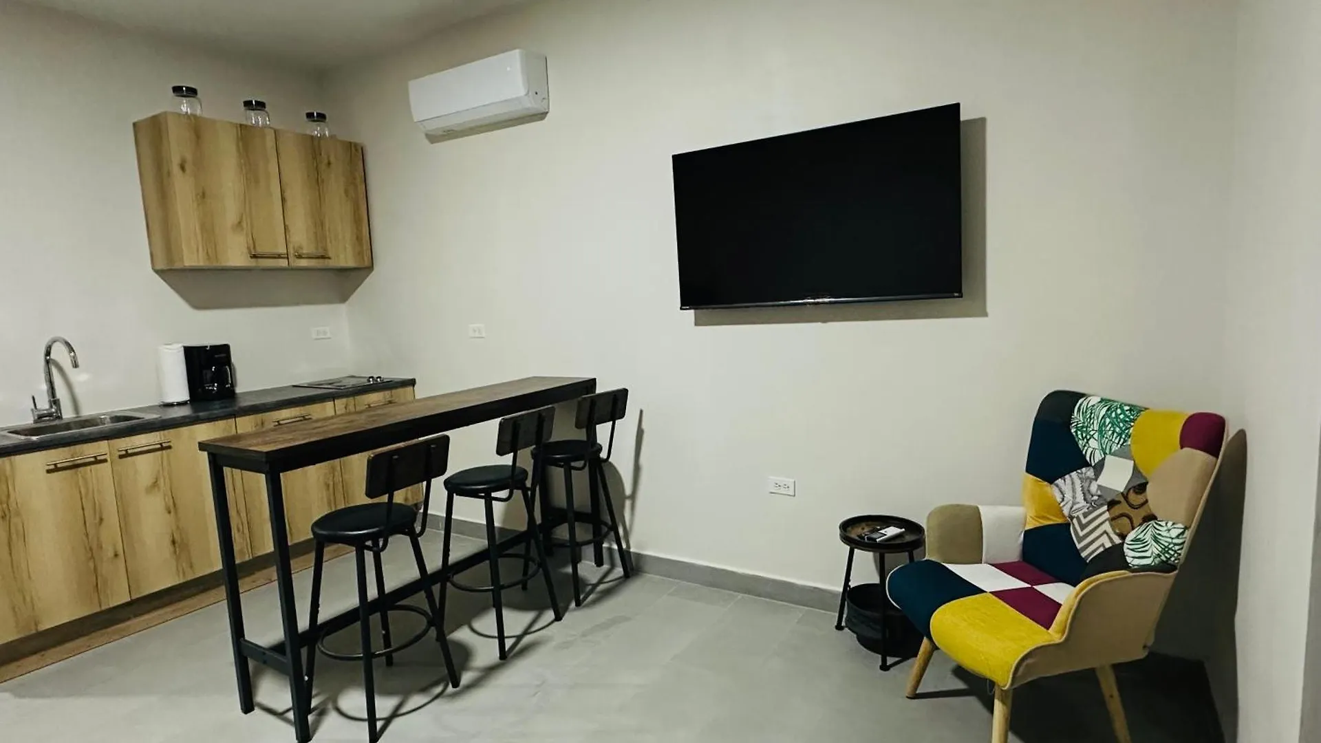 Eagle Stays Aruba-New Stunning One Bedroom Apartment Near Eagle Beach! オラニエスタッド アルバ